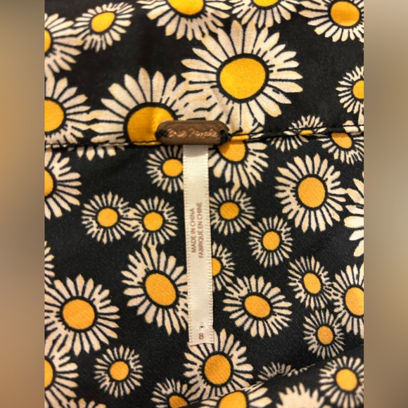EUC Free People Daisy Skirt size 8 - Picture 2 of 3